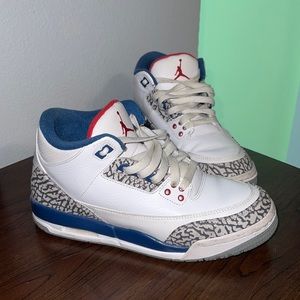 Jordan retro 3’s, Blue and white, Kids size 6Y